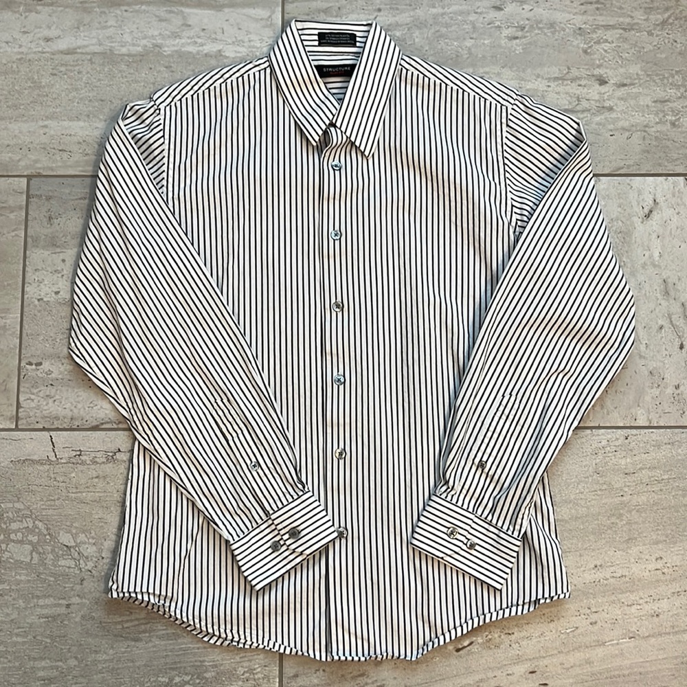 Structure slim fit men’s button down shirt size medium
